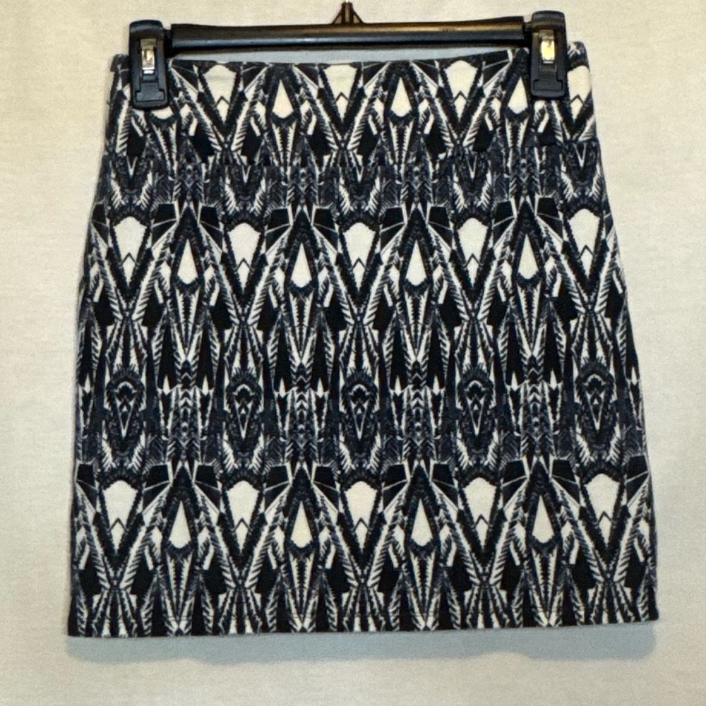 G-135 American Eagle Outfitters Blue Black & White Mini Skirt Size S